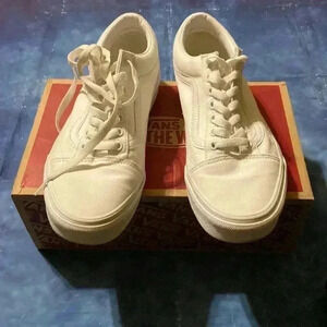 Vans sneakers W’s size 9.5